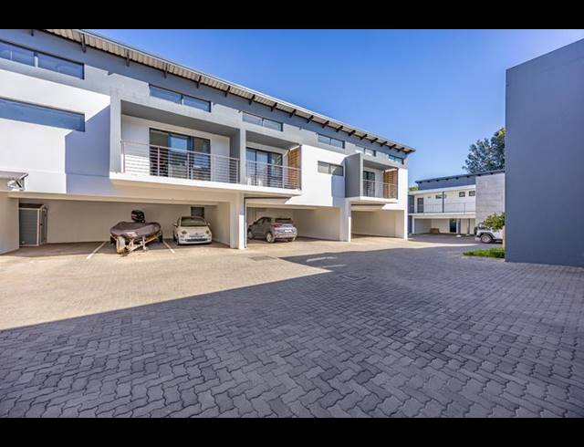 2 BEDROOM APARTMENT FOR SALE IN MENLO PARK